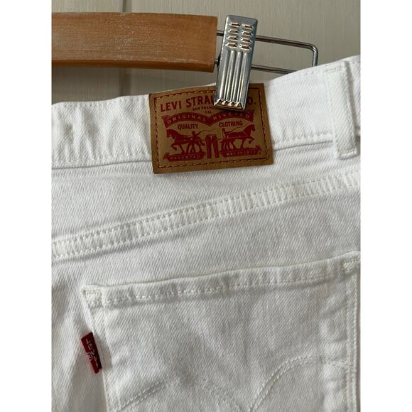 Levis white embroidered Bermuda shorts - Picture 8 of 8
